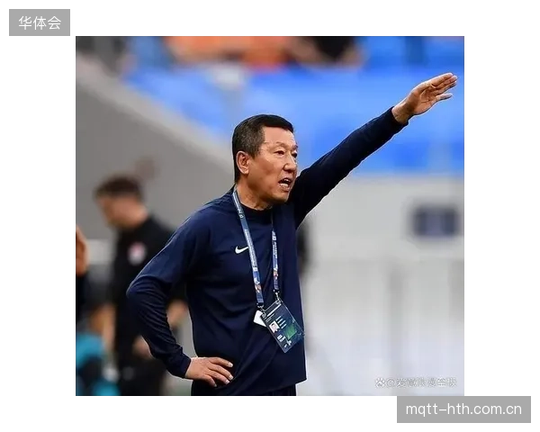 山东泰山半程战绩未达预期,崔康熙教练组或在间歇期调整,韩鹏有望外出学习。 山东泰山半程战绩未达预期,崔康熙教练组或在间歇期调整,韩鹏有望外出学习。